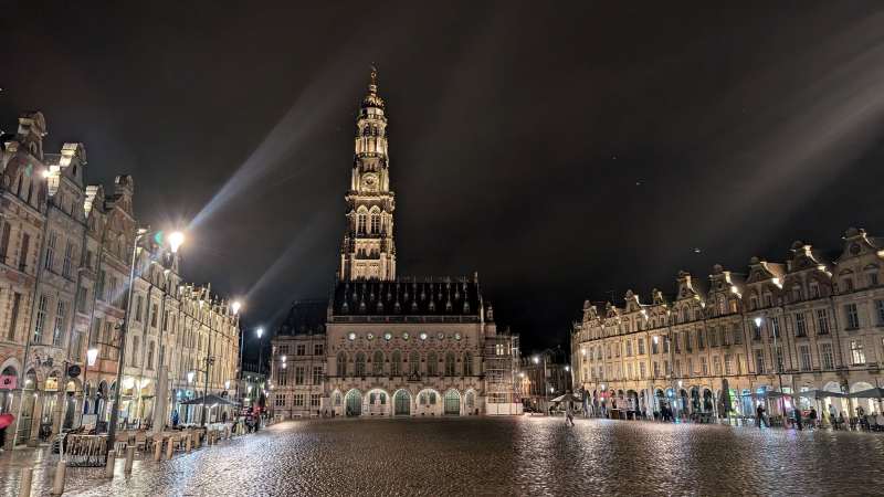 Arras by night